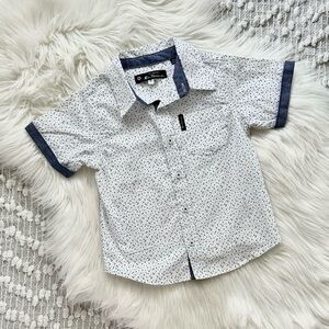 (❤️3/$30) Collared short sleeve button up shirt